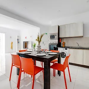 https://modern-family-holiday-retreat-in-gzira.hotelssaintjulians.com